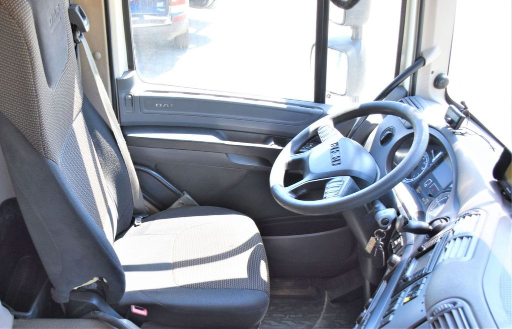 Фото интерьера 1: Самосвал DAF CF 460 KIPPER 5,20 m + BORDMATIC / 6x4 * TOP DAF CF 460 KIPPER 5,20 m + BORDMATIC / 6x4 * TOP