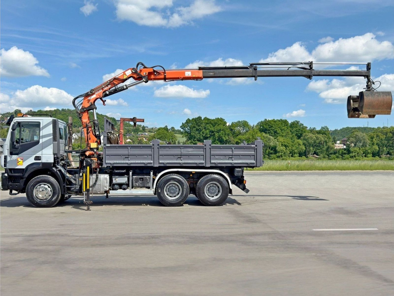 Iveco TRAKKER 410*Kipper 5,20m*ATLAS 165.2E * FUNK/6x4 Iveco TRAKKER 410*Kipper 5,20m*ATLAS 165.2E * FUNK/6x4 - Автоманипулятор, Самосвал: фото 5 Iveco TRAKKER 410*Kipper 5,20m*ATLAS 165.2E * FUNK/6x4 Iveco TRAKKER 410*Kipper 5,20m*ATLAS 165.2E * FUNK/6x4 - Автоманипулятор, Самосвал: фото 5