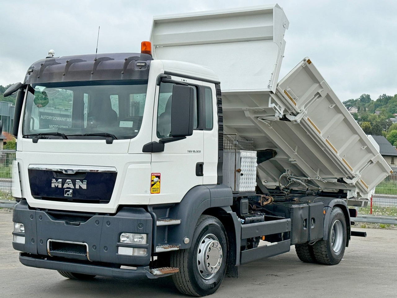 MAN TGS 18.320 * KIPPER 4,95m + BORDMATIC*TOPZUSTAND - Самосвал, Автоманипулятор: фото 3 MAN TGS 18.320 * KIPPER 4,95m + BORDMATIC*TOPZUSTAND - Самосвал, Автоманипулятор: фото 3
