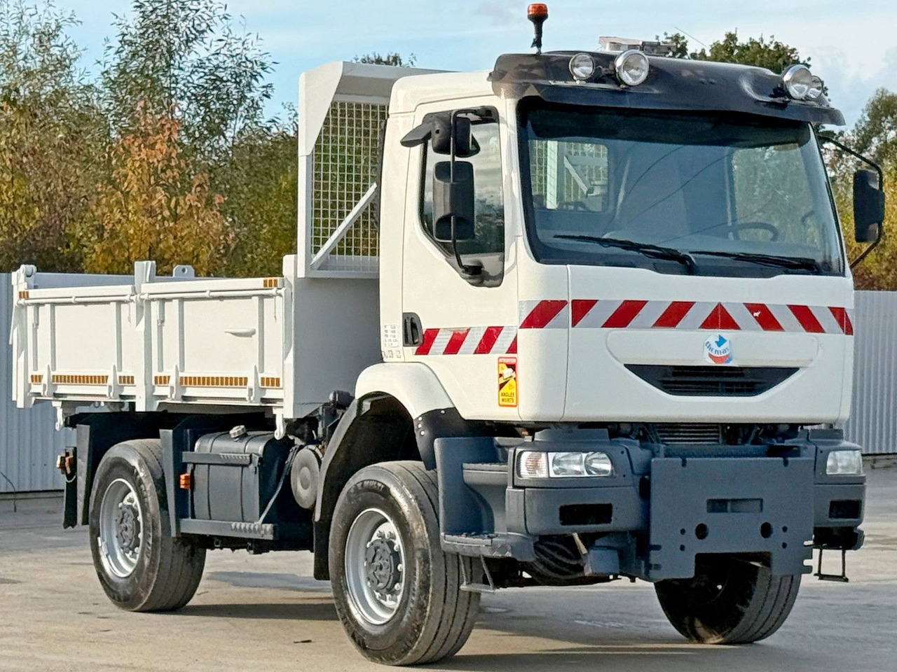 Renault MIDLUM 210 DCI* KIPPER 3,60m * 4x4 - Самосвал: фото 4 Renault MIDLUM 210 DCI* KIPPER 3,60m * 4x4 - Самосвал: фото 4