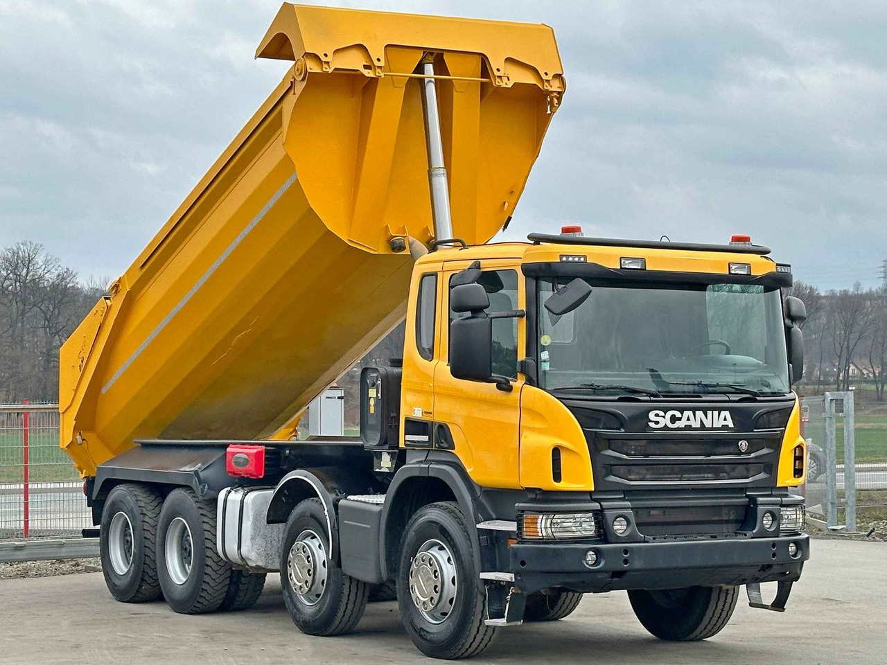 Scania P 400 Kipper * 8x4 * TOPZUSTAND ! - Самосвал: фото 3 Scania P 400 Kipper * 8x4 * TOPZUSTAND ! - Самосвал: фото 3