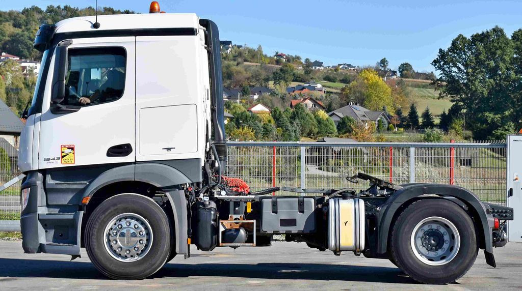 Mercedes-Benz ACTROS 1843 * Sattelzugmaschine * TOPZUSTAND - Тягач: фото 3 Mercedes-Benz ACTROS 1843 * Sattelzugmaschine * TOPZUSTAND - Тягач: фото 3