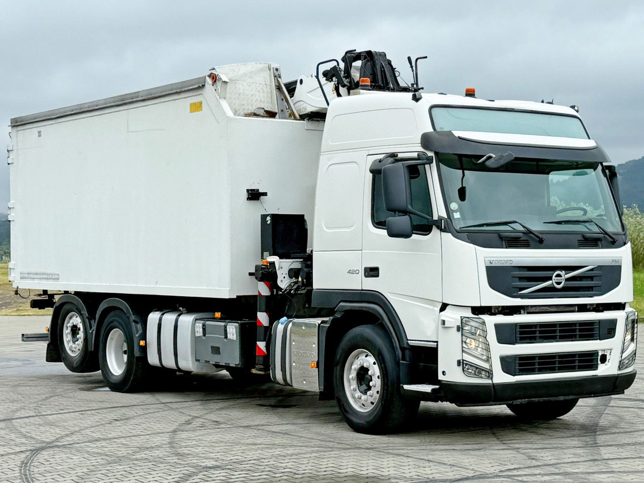 Volvo FM 420 Kipper 6,20 m * EPSILON Q150L75 *TOP - Самосвал, Автоманипулятор: фото 3 Volvo FM 420 Kipper 6,20 m * EPSILON Q150L75 *TOP - Самосвал, Автоманипулятор: фото 3