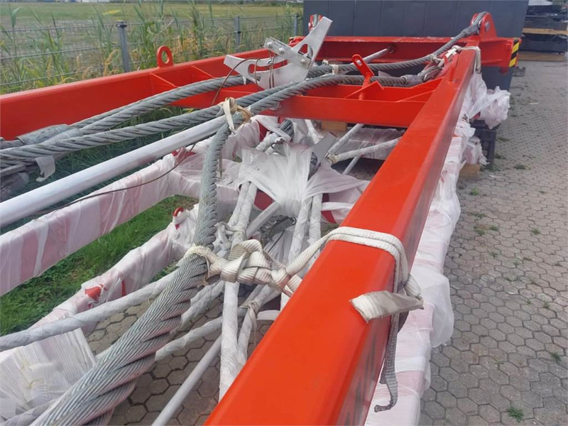 FORKLIFTCENTER 20FT SEMI-AUTOMATIC SPREADER - Навесное оборудование для Погрузочно-разгрузочной техники: фото 4 FORKLIFTCENTER 20FT SEMI-AUTOMATIC SPREADER - Навесное оборудование для Погрузочно-разгрузочной техники: фото 4