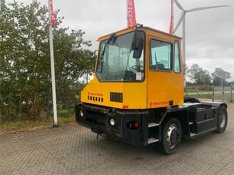 Sisu TRX182A4L2C18 - Терминальный тягач: фото 1 Sisu TRX182A4L2C18 - Терминальный тягач: фото 1