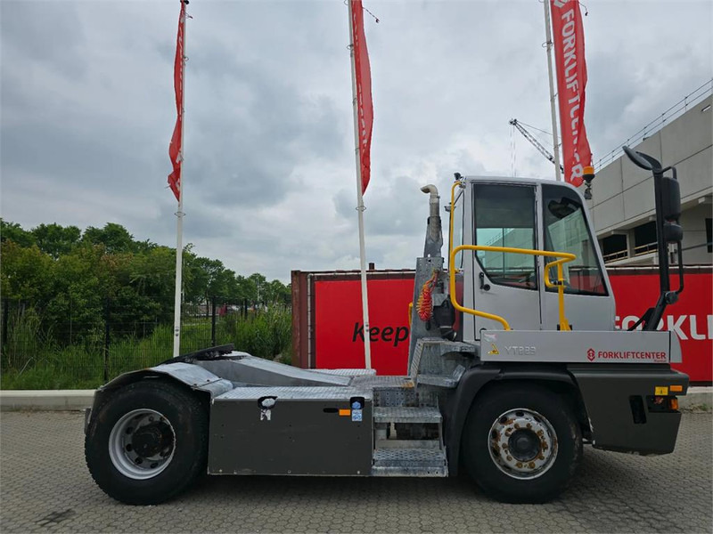 Terberg YT223 - Терминальный тягач: фото 3 Terberg YT223 - Терминальный тягач: фото 3