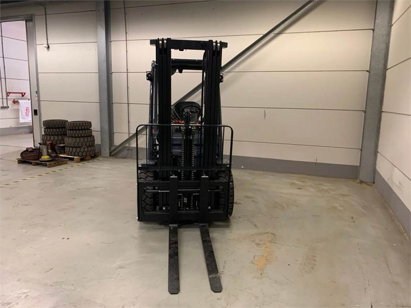 Toyota 02-8FGF30 - Газовый погрузчик: фото 1 Toyota 02-8FGF30 - Газовый погрузчик: фото 1