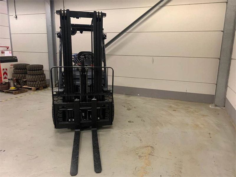 Toyota 02-8FGF30 - Газовый погрузчик: фото 5 Toyota 02-8FGF30 - Газовый погрузчик: фото 5