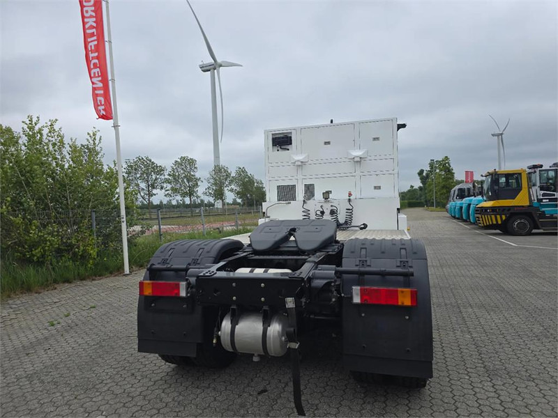 WESTWELL Autonomous Q-Truck Q084D - Терминальный тягач: фото 5 WESTWELL Autonomous Q-Truck Q084D - Терминальный тягач: фото 5