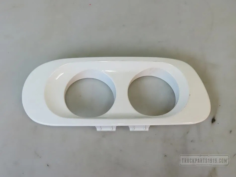 DAF 1649364 | Afdichtplaat mistlamp Re. DAF - Бампер для Грузовиков: фото 1 DAF 1649364 | Afdichtplaat mistlamp Re. DAF - Бампер для Грузовиков: фото 1