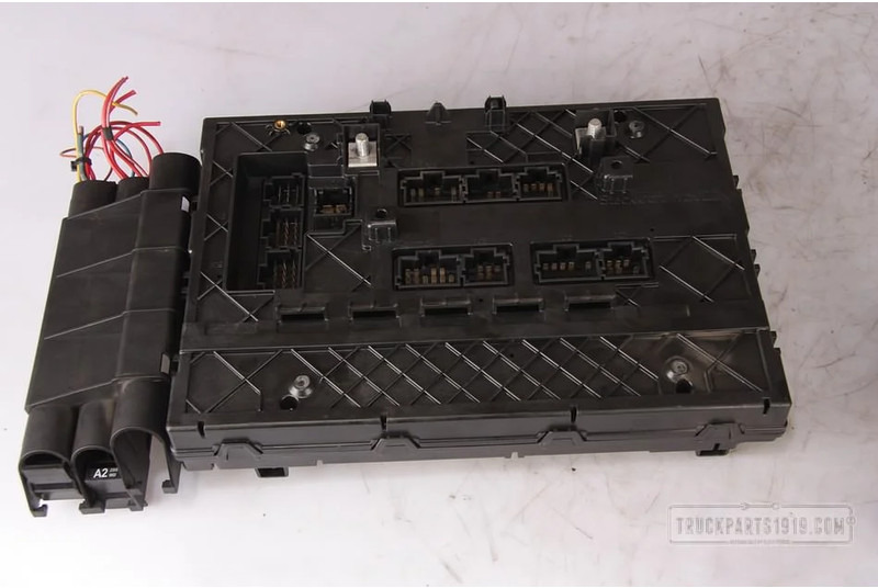 Hella Electrical System ECU SAM cabine MB MP4 - Электрическая система для Грузовиков: фото 2 Hella Electrical System ECU SAM cabine MB MP4 - Электрическая система для Грузовиков: фото 2