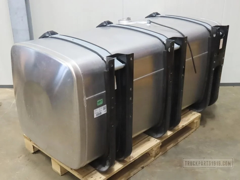 MAN Fuel System Brandstoftank + steunen 710L - Топливный бак для Грузовиков: фото 2 MAN Fuel System Brandstoftank + steunen 710L - Топливный бак для Грузовиков: фото 2
