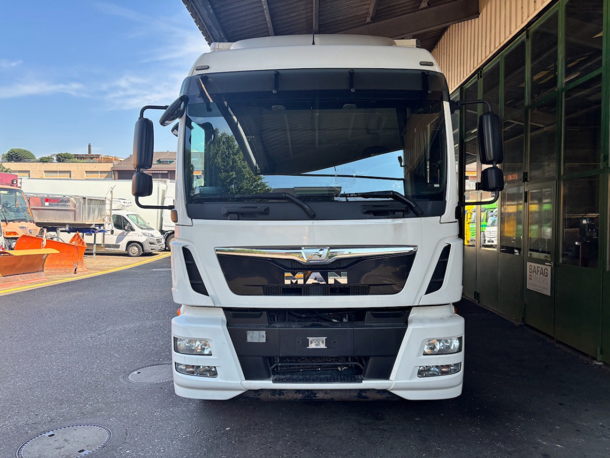 MAN TGM 18.340 - Грузовик с закрытым кузовом: фото 3 MAN TGM 18.340 - Грузовик с закрытым кузовом: фото 3