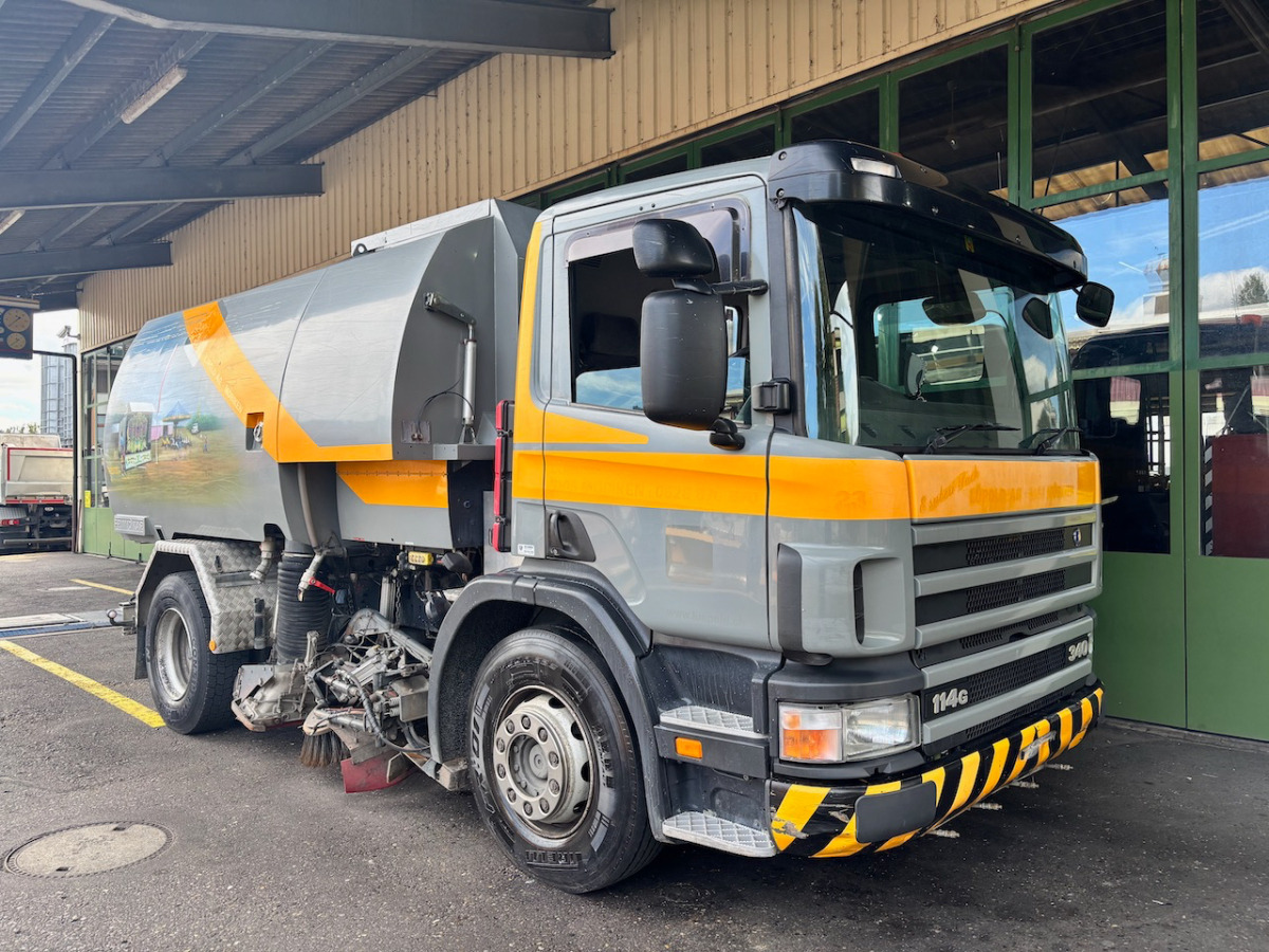 SCANIA P114 GB - Подметально-уборочная машина: фото 1 SCANIA P114 GB - Подметально-уборочная машина: фото 1