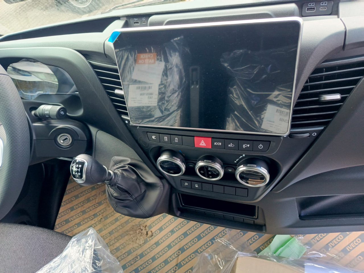 IVECO Daily 35 180 7-Sitzer - Пассажирский фургон, Грузопассажирский фургон: фото 5 IVECO Daily 35 180 7-Sitzer - Пассажирский фургон, Грузопассажирский фургон: фото 5