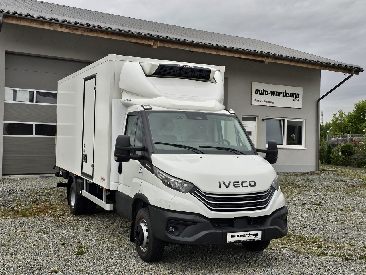 Iveco Daily 70C18 Kühlkoffer LBW BÃR - Фургон-рефрижератор: фото 1 Iveco Daily 70C18 Kühlkoffer LBW BÃR - Фургон-рефрижератор: фото 1
