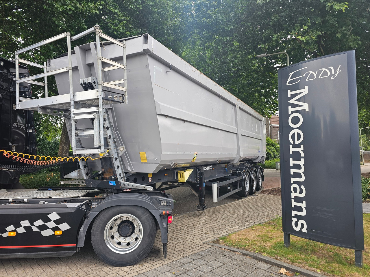 Schmitz SGF-S3 Scraptipper 55 M3 - Самосвальный полуприцеп: фото 1 Schmitz SGF-S3 Scraptipper 55 M3 - Самосвальный полуприцеп: фото 1