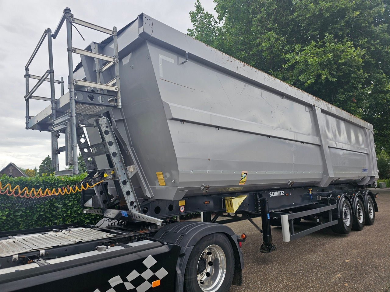 Schmitz SGF-S3 Scraptipper 55 M3 - Самосвальный полуприцеп: фото 5 Schmitz SGF-S3 Scraptipper 55 M3 - Самосвальный полуприцеп: фото 5
