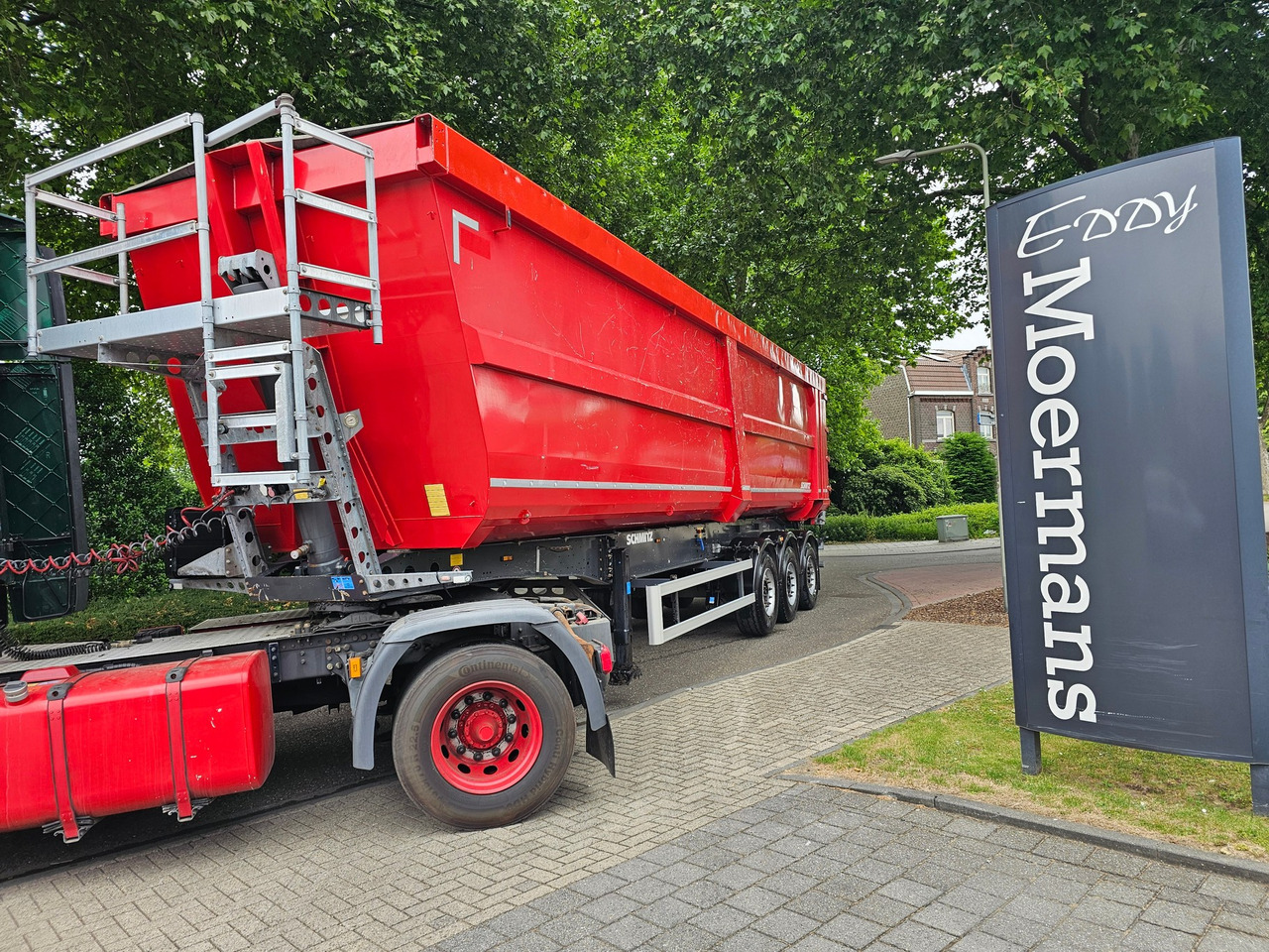 Schmitz SGF-S3 Scraptipper 55 M3 - Самосвальный полуприцеп: фото 1 Schmitz SGF-S3 Scraptipper 55 M3 - Самосвальный полуприцеп: фото 1