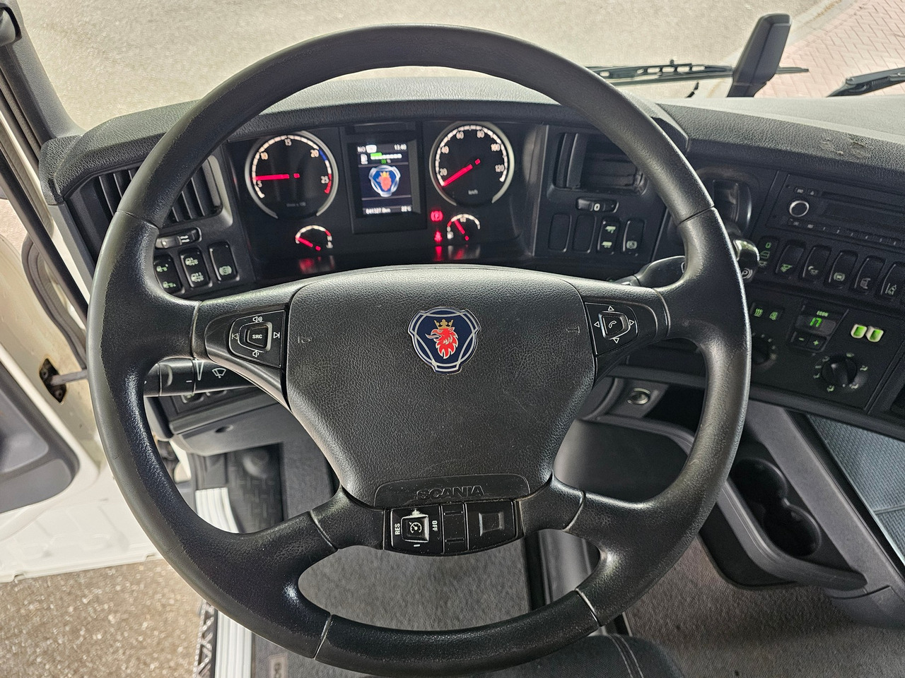 Scania R450 Highline ( SCR Only ) - Тягач: фото 5 Scania R450 Highline ( SCR Only ) - Тягач: фото 5