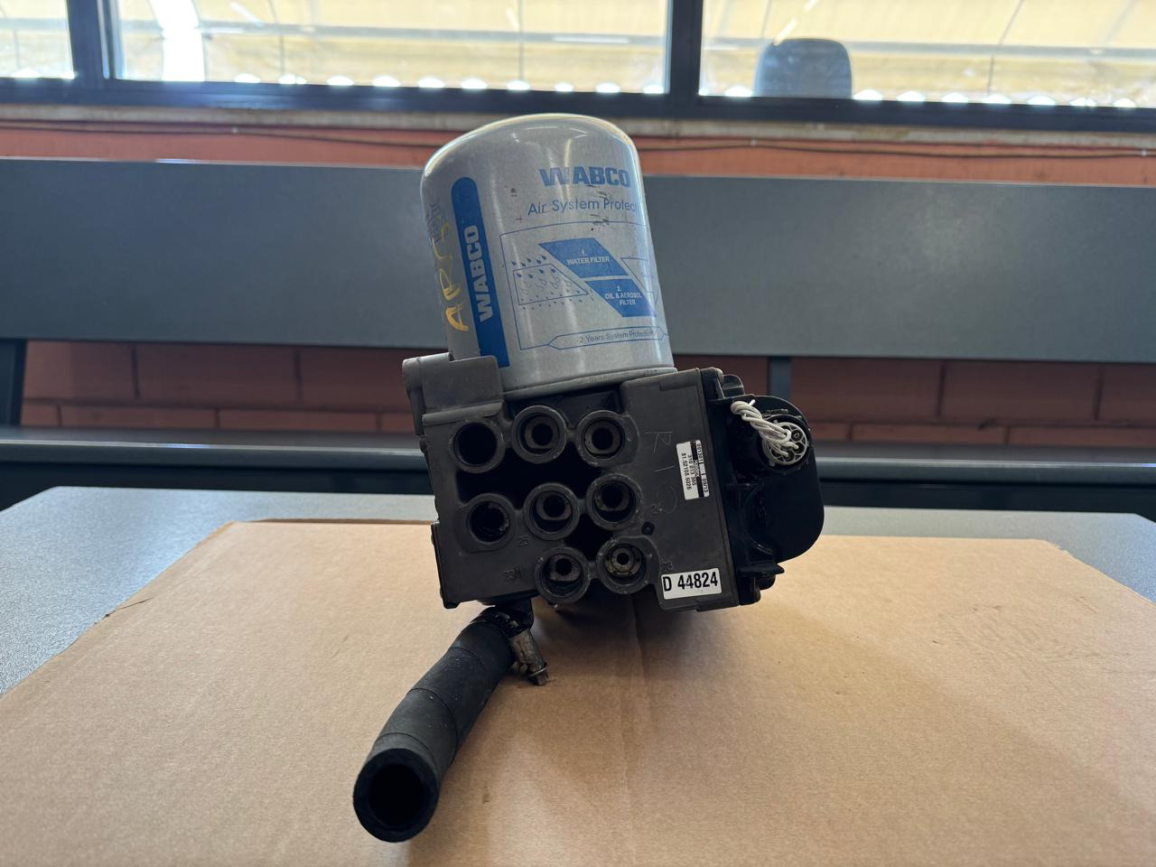 AIR MANAGEMENT UNIT ASSEMBLY ECAM UNHEATED MAN TGA - Детали тормозной системы: фото 4 AIR MANAGEMENT UNIT ASSEMBLY ECAM UNHEATED MAN TGA - Детали тормозной системы: фото 4