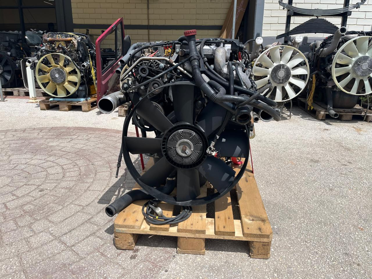 ENGINE MAN TGL D0834LFL64 180PS-LFL65 220PS EURO 5 - Двигатель и запчасти для Грузовиков: фото 3 ENGINE MAN TGL D0834LFL64 180PS-LFL65 220PS EURO 5 - Двигатель и запчасти для Грузовиков: фото 3