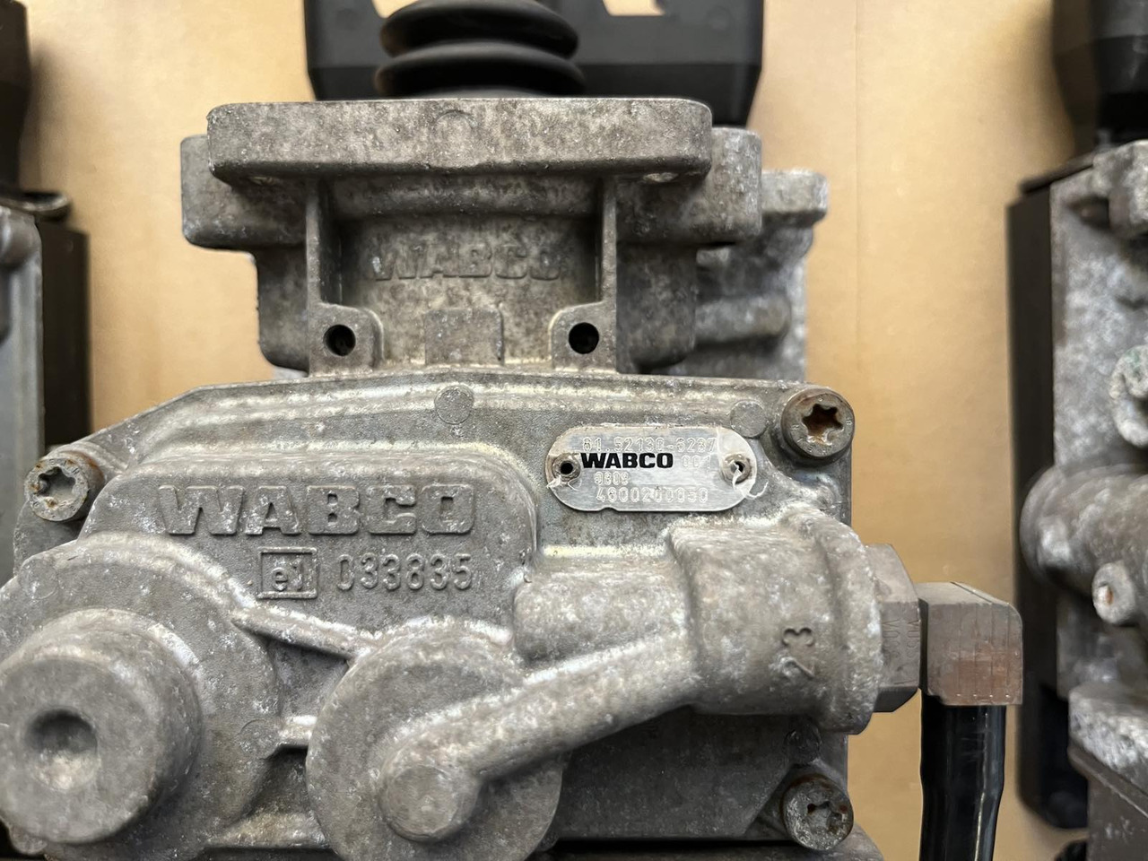 Детали тормозной системы для Грузовиков FOOT BRAKE VALVE ELECTRONIC BRAKE SYSTEM MAN TGM-TGL: фото 9