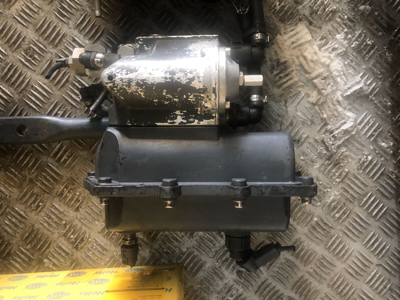 MERCEDES-BENZ ACTROS-ATEGO ADBLUE PUMP MODULE - Топливный насос для Грузовиков: фото 3 MERCEDES-BENZ ACTROS-ATEGO ADBLUE PUMP MODULE - Топливный насос для Грузовиков: фото 3