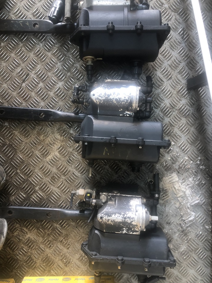 MERCEDES-BENZ ACTROS-ATEGO ADBLUE PUMP MODULE - Топливный насос для Грузовиков: фото 4 MERCEDES-BENZ ACTROS-ATEGO ADBLUE PUMP MODULE - Топливный насос для Грузовиков: фото 4