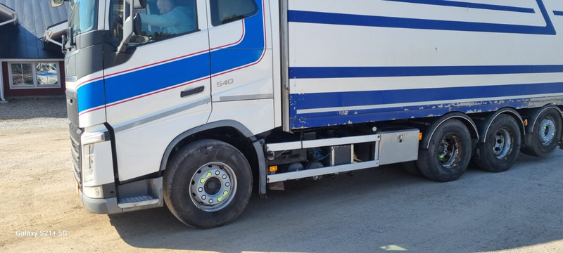Грузовик с закрытым кузовом Volvo FH540: фото 6