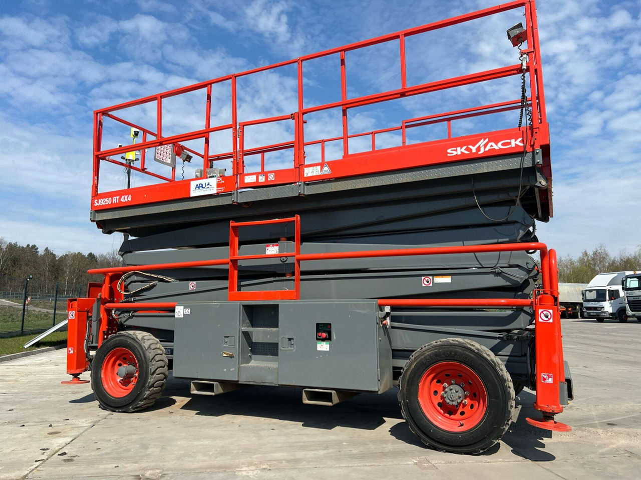 SKYJACK SJ 9250 4×4 - Ножничный подъемник: фото 2 SKYJACK SJ 9250 4×4 - Ножничный подъемник: фото 2