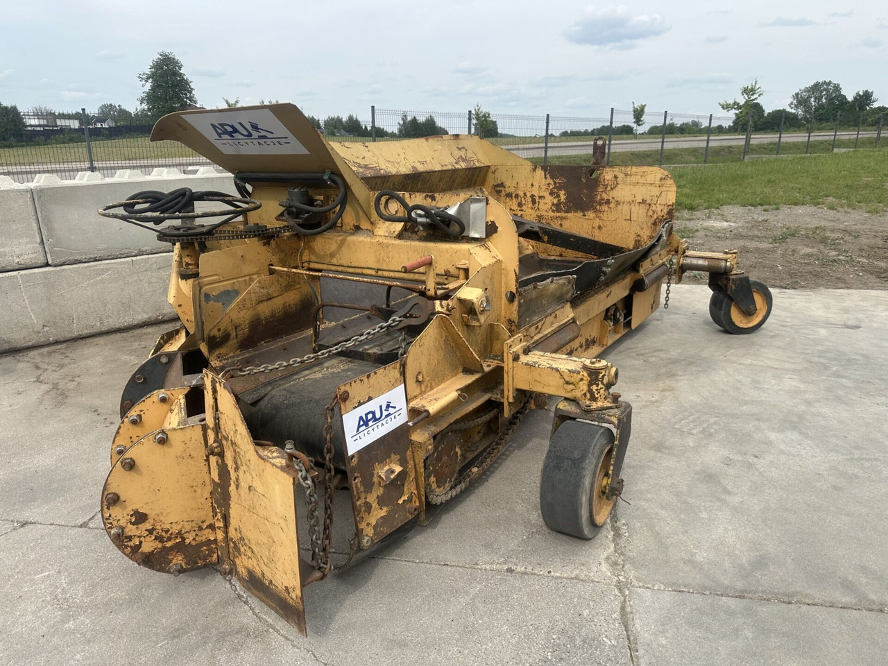 WISCONSIN ENGINE V461D poboczarka - Скрепер: фото 1 WISCONSIN ENGINE V461D poboczarka - Скрепер: фото 1