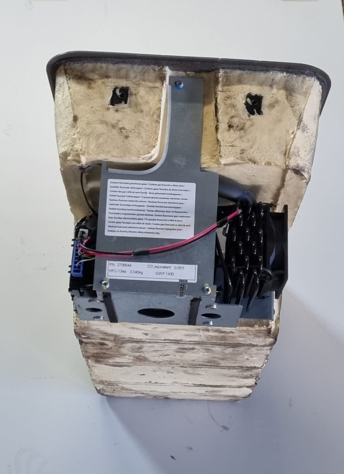 KOELKAST SCANIA VOLGENDE GENERATIE R CABINE 2706544U - Кабина и интерьер для Грузовиков: фото 5 KOELKAST SCANIA VOLGENDE GENERATIE R CABINE 2706544U - Кабина и интерьер для Грузовиков: фото 5