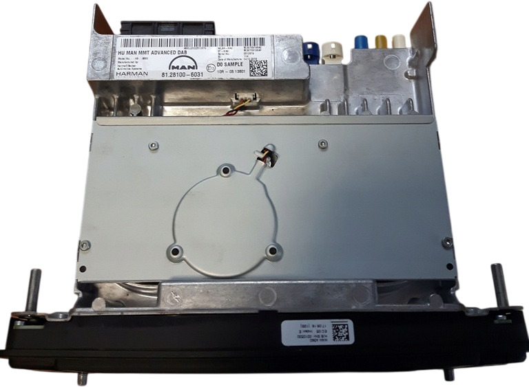 MAN TGS TGX MULTIMEDIA RADIO GEBRUIKT 81281006031U - Приборная панель для Грузовиков: фото 2 MAN TGS TGX MULTIMEDIA RADIO GEBRUIKT 81281006031U - Приборная панель для Грузовиков: фото 2