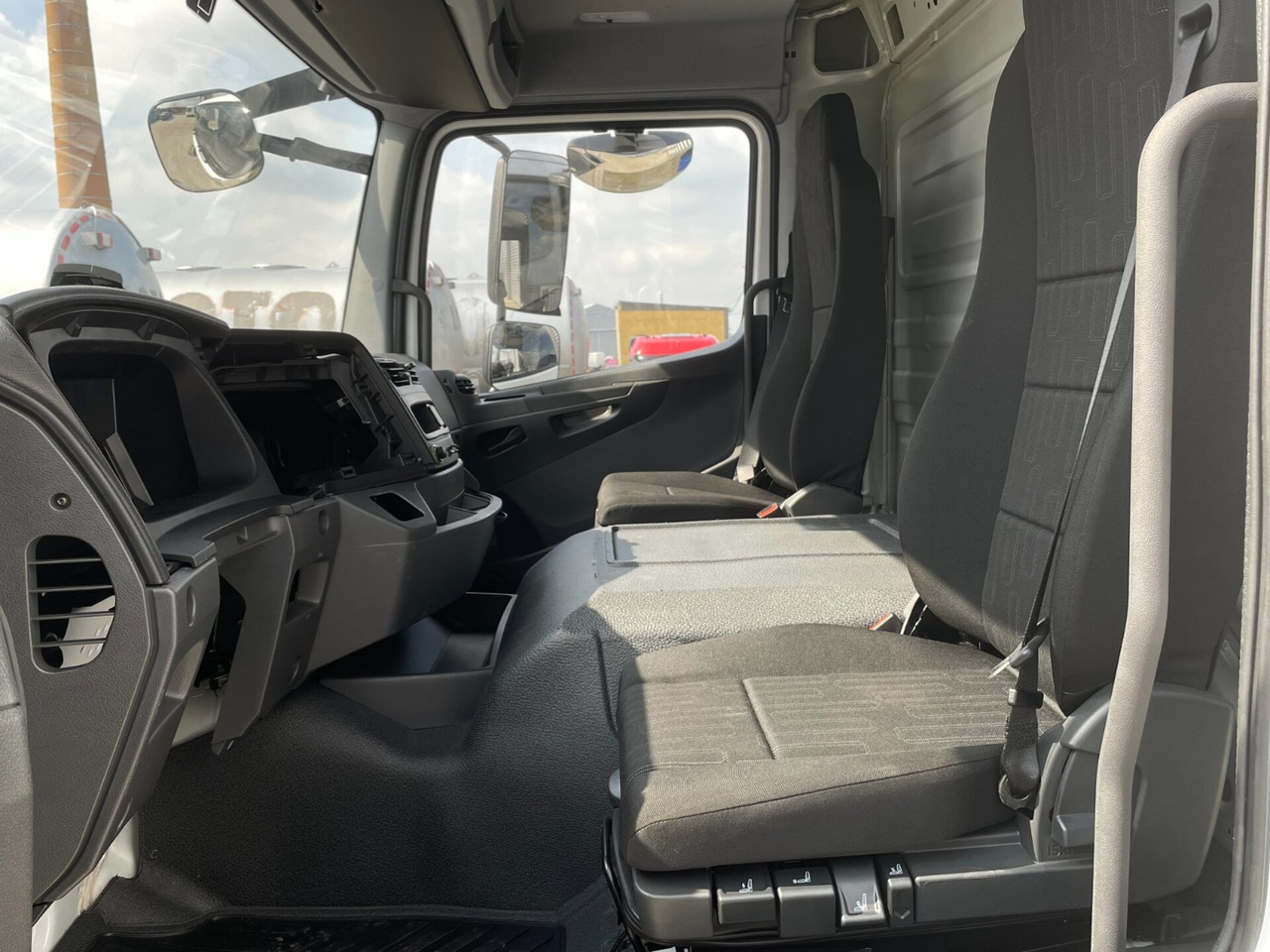Новый Кабина для Грузовиков MB ATEGO CABINE EURO 6 TUNEL VOOR 6 CYL.MOTOR INCL. SEAT 000074A: фото 8