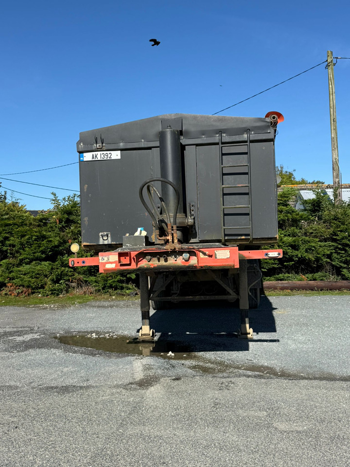 2004 Dennison Tri-axle Bulk Tipping Trailer - Самосвальный полуприцеп: фото 3 2004 Dennison Tri-axle Bulk Tipping Trailer - Самосвальный полуприцеп: фото 3