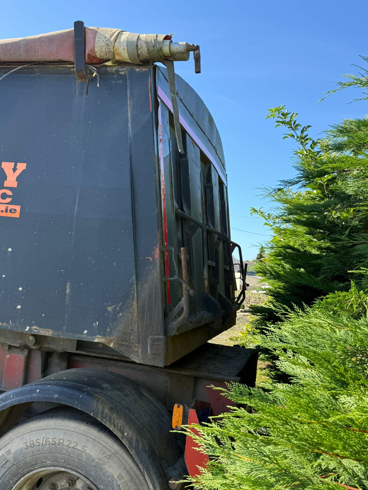 2004 Dennison Tri-axle Bulk Tipping Trailer - Самосвальный полуприцеп: фото 4 2004 Dennison Tri-axle Bulk Tipping Trailer - Самосвальный полуприцеп: фото 4