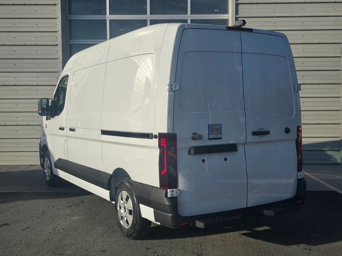 2025 Renault E-Tech Master L2H2 - Цельнометаллический фургон: фото 3 2025 Renault E-Tech Master L2H2 - Цельнометаллический фургон: фото 3