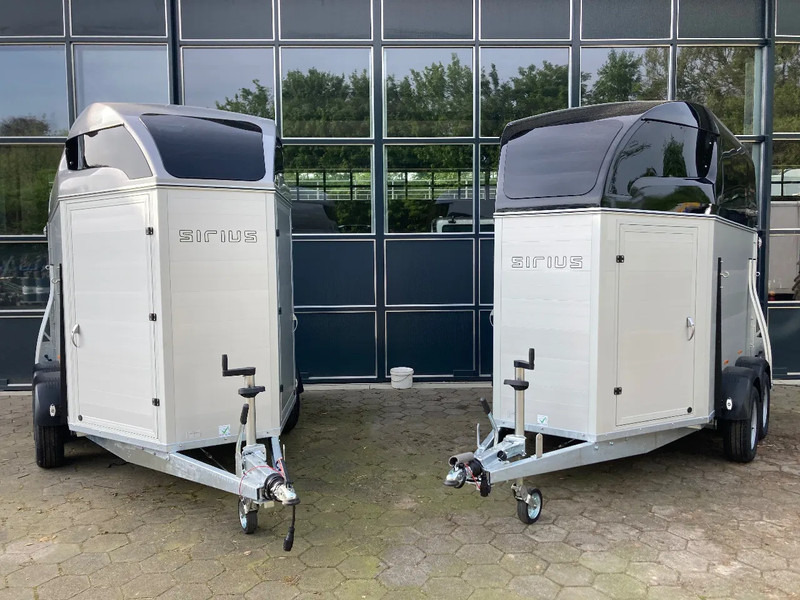 Sirius Voorraad / show modellen Sirius S45 S75 S77 S80 - Прицеп-коневоз: фото 1 Sirius Voorraad / show modellen Sirius S45 S75 S77 S80 - Прицеп-коневоз: фото 1
