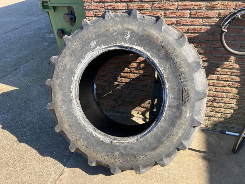 Vredestein 420/85R28 Traxion 85 - Шина для Сельскохозяйственной техники: фото 2 Vredestein 420/85R28 Traxion 85 - Шина для Сельскохозяйственной техники: фото 2