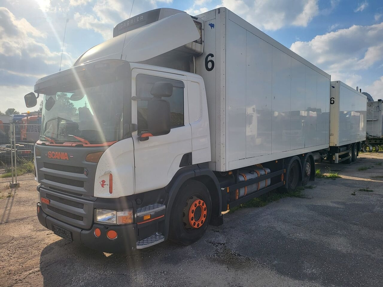 Scania Scania Schmitz Cargobull P 400 P 400 ZKO 18 - Рефрижератор: фото 2 Scania Scania Schmitz Cargobull P 400 P 400 ZKO 18 - Рефрижератор: фото 2