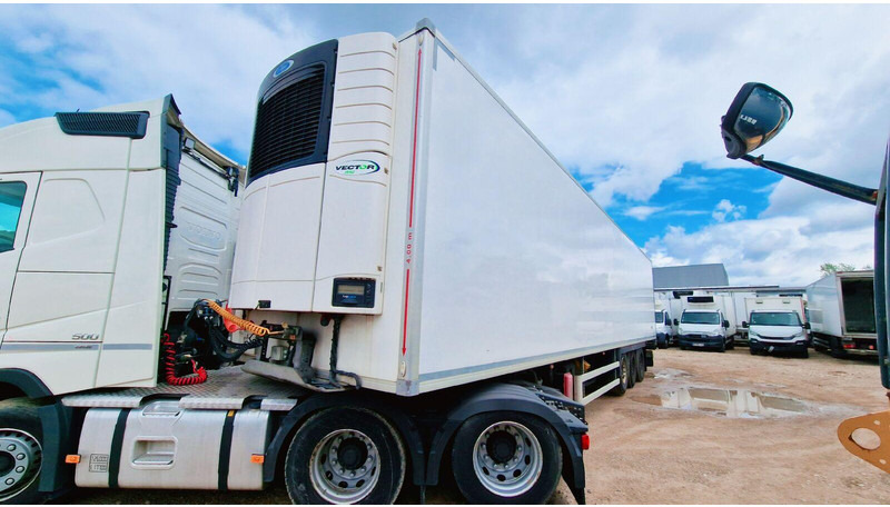 Fruehauf FST 4 FC - Полуприцеп-рефрижератор: фото 1 Fruehauf FST 4 FC - Полуприцеп-рефрижератор: фото 1