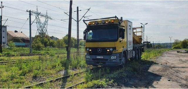 Mercedes-Benz 3344 SRT SCHÖRLING Road Rail Railway Zweiweg - Грузовик, Автоманипулятор: фото 4 Mercedes-Benz 3344 SRT SCHÖRLING Road Rail Railway Zweiweg - Грузовик, Автоманипулятор: фото 4