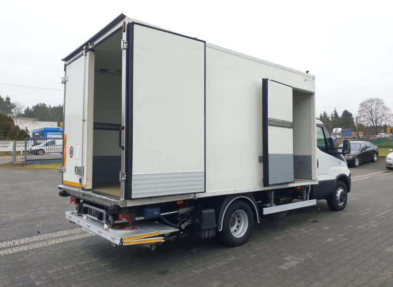 Iveco DAILY 60C15 60-150 TWO-CHAMBER REFRIGERATOR CONTAINER ISOTHERM F - Рефрижератор: фото 1 Iveco DAILY 60C15 60-150 TWO-CHAMBER REFRIGERATOR CONTAINER ISOTHERM F - Рефрижератор: фото 1