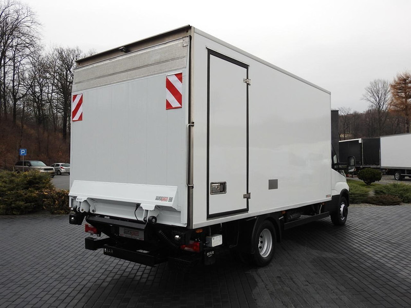 Iveco DAILY 70C17 CHŁODNIA 0*C WINDA 9 PALET ZASILANIE 230V TEMPOMAT K - Фургон-рефрижератор: фото 3 Iveco DAILY 70C17 CHŁODNIA 0*C WINDA 9 PALET ZASILANIE 230V TEMPOMAT K - Фургон-рефрижератор: фото 3