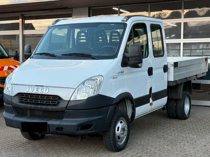 Iveco Daily 35C15 flatbed - Малотоннажный бортовой грузовик, Грузопассажирский фургон: фото 1 Iveco Daily 35C15 flatbed - Малотоннажный бортовой грузовик, Грузопассажирский фургон: фото 1