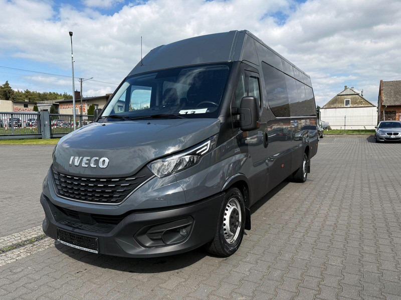 Iveco Daily 35S18 Hi-Matic L4H2 Maxi Furgon Doka Brygadówka 6-miejsc S - Фургон с закрытым кузовом: фото 1 Iveco Daily 35S18 Hi-Matic L4H2 Maxi Furgon Doka Brygadówka 6-miejsc S - Фургон с закрытым кузовом: фото 1