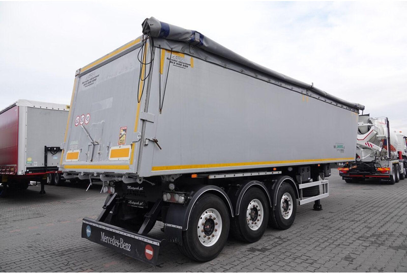 Janmil WYWROTKA / 42 m3 / TYŁ KLAPA / SAF / OŚ PODNOSZONA / ALUFELGI / - Самосвальный полуприцеп: фото 5 Janmil WYWROTKA / 42 m3 / TYŁ KLAPA / SAF / OŚ PODNOSZONA / ALUFELGI / - Самосвальный полуприцеп: фото 5