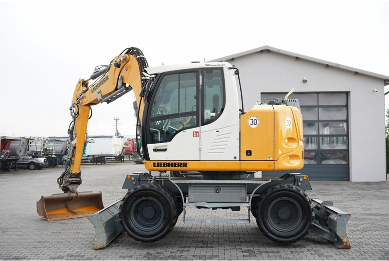 Liebherr 910 COMPACT LITRONIC  / KOPARKA KOŁOWA / KLIMATYZACJA / KAMERA - Колёсный экскаватор: фото 2 Liebherr 910 COMPACT LITRONIC  / KOPARKA KOŁOWA / KLIMATYZACJA / KAMERA - Колёсный экскаватор: фото 2