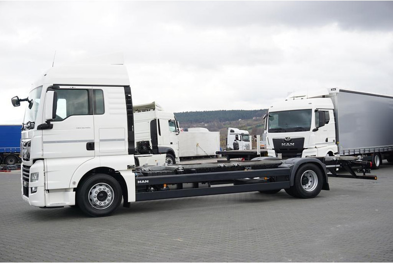 MAN TGX / 18.460 / ACC / E 6 / XLX / BDF / 7,15 M , 7,45 M - Грузовик-шасси: фото 3 MAN TGX / 18.460 / ACC / E 6 / XLX / BDF / 7,15 M , 7,45 M - Грузовик-шасси: фото 3